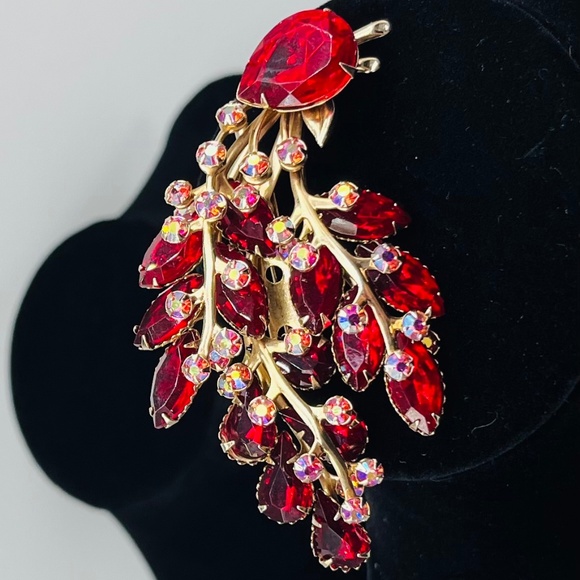 Vintage Red, and A.B. Gold Tone, Large Floral/Leaf Spray Brooch. - Picture 4 of 10